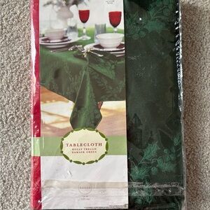 Holly Trellis Damask Green Fabric Tablecloth Round 70 inches